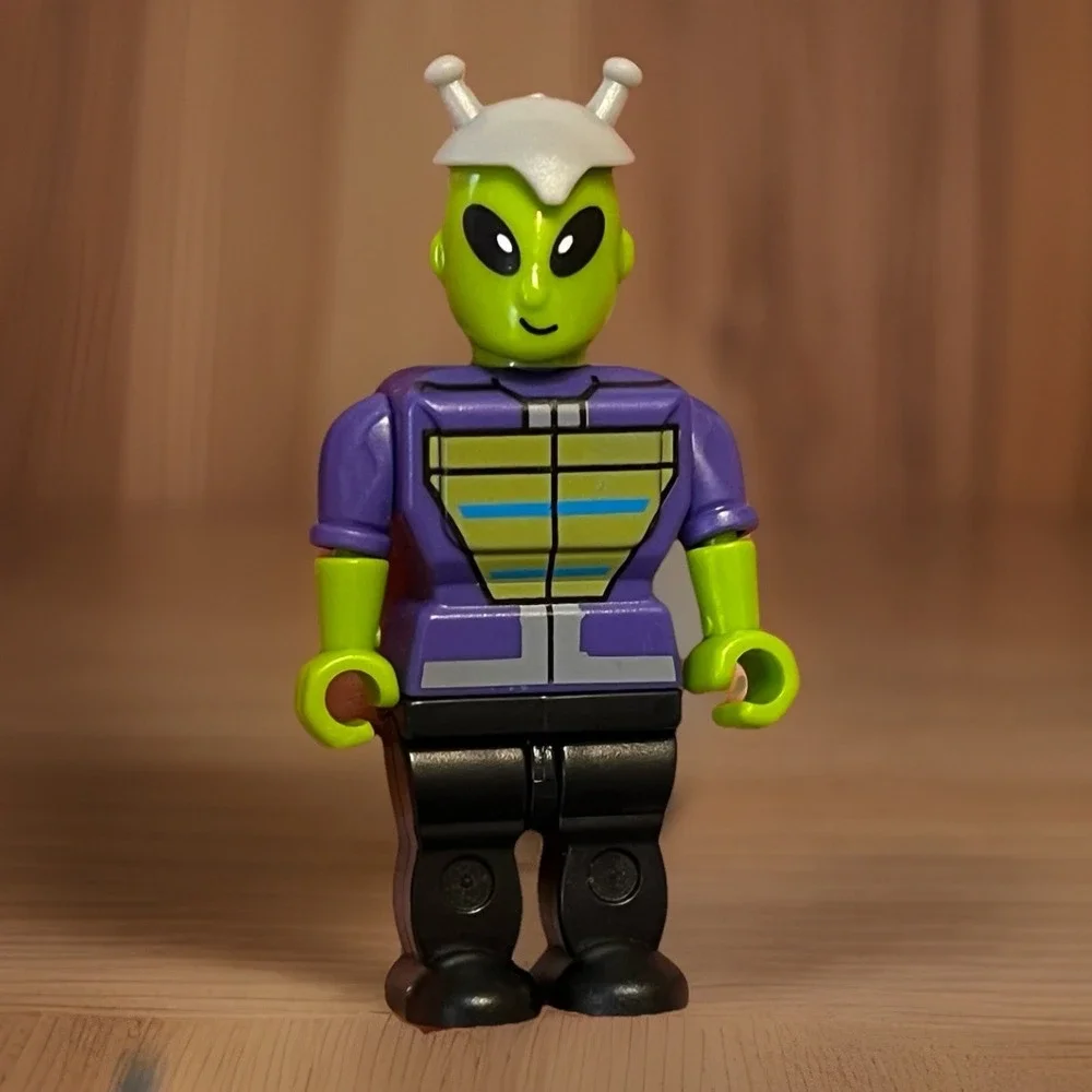 Mega Bloks Micro Action Figure # 2 Alien Mega Blocks Mini Figure Purple Green